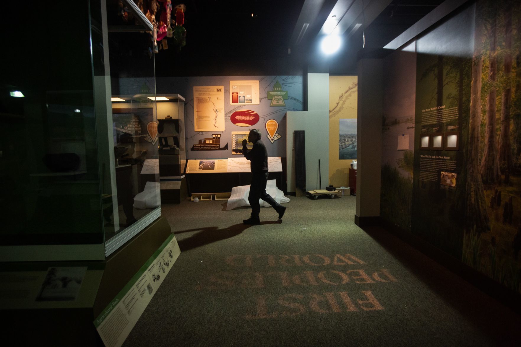 Exhibit team prepares for Mighty Missisippi opening